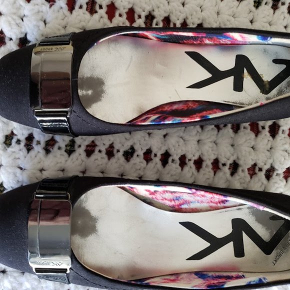 Anne Klein Black Fabric Wedge shoe - Picture 6 of 6